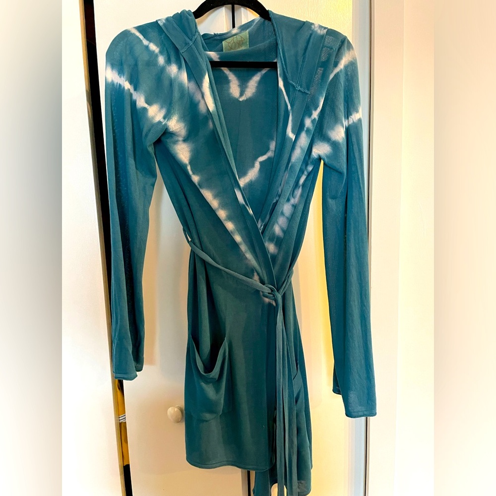 Perfect condition viscose-knit, hooded Tie-Dye Kimono Robe